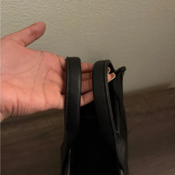 Copy-Marc Jacobs Black Tote with strap Bag with Leather Handles - Picture 5 of 6